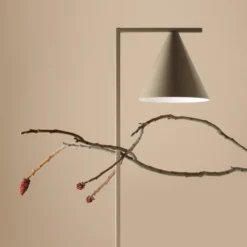 Form 1 golvlampa