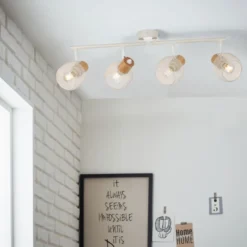 Giada 4 spotlight