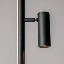Thin golvlampa
